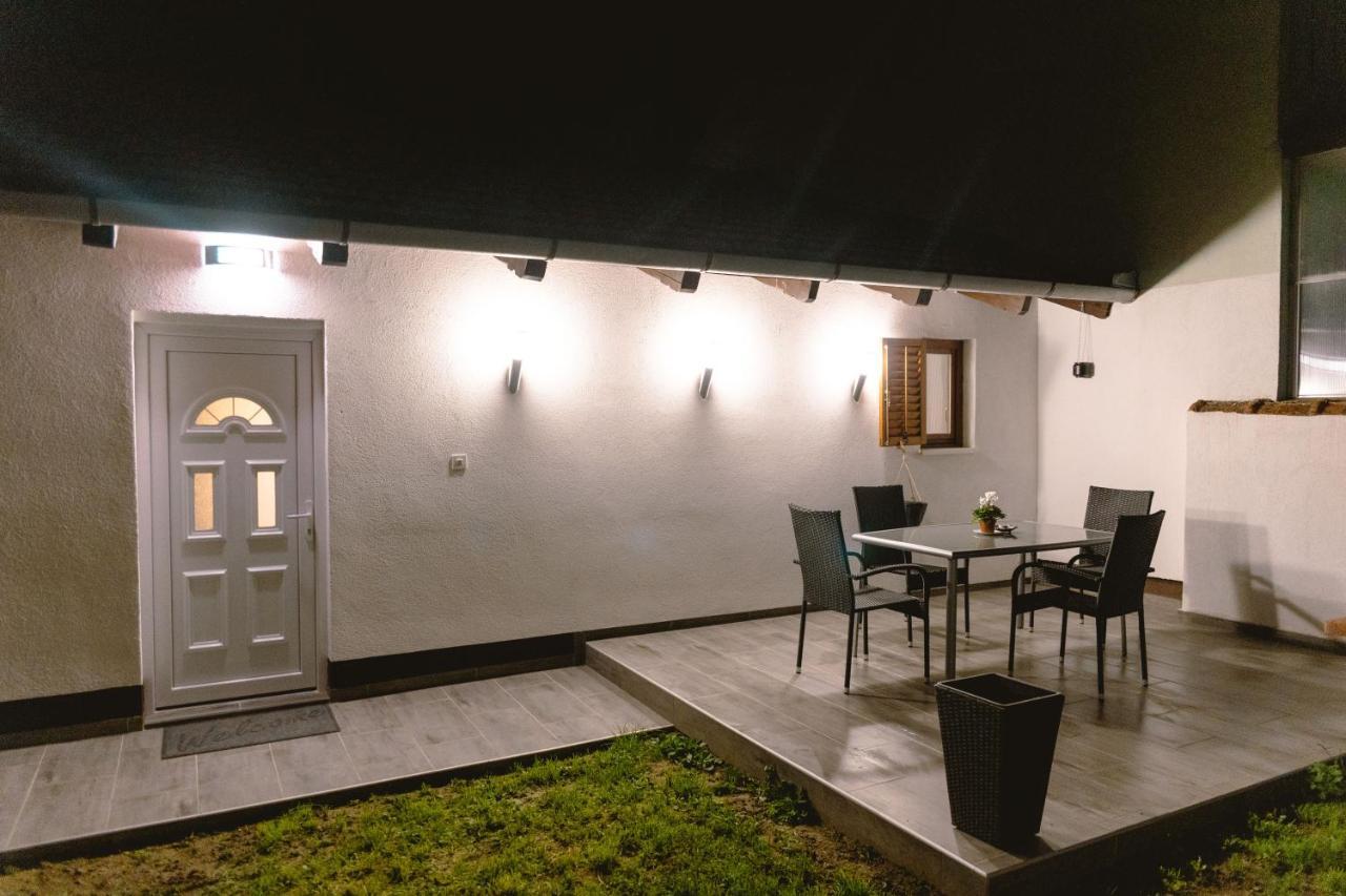 Studio Apartman Planb, Self Check In Osijek Exteriör bild
