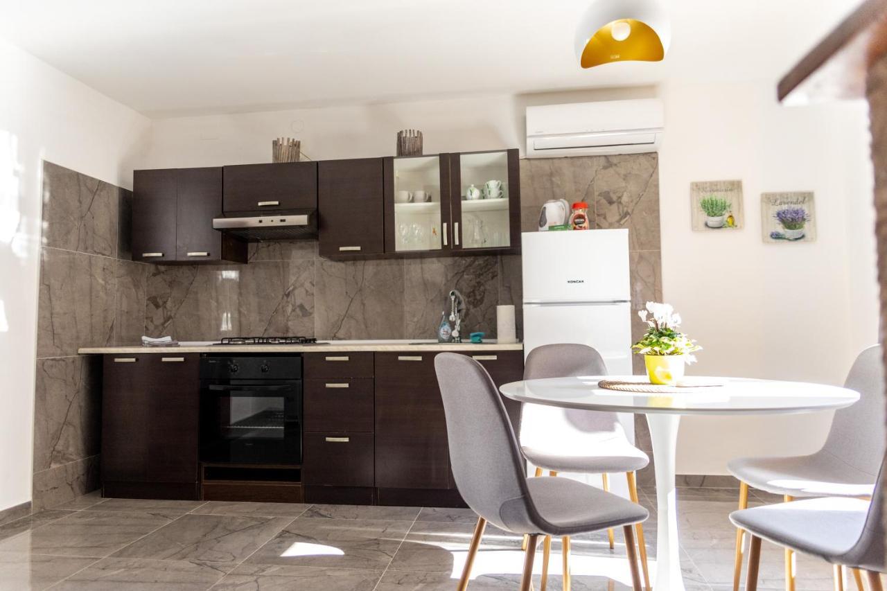 Studio Apartman Planb, Self Check In Osijek Exteriör bild