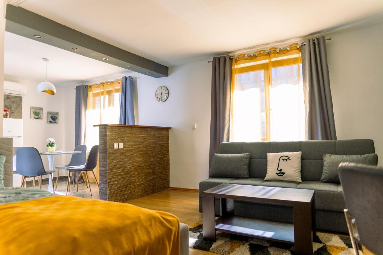 Studio Apartman Planb, Self Check In Osijek Exteriör bild
